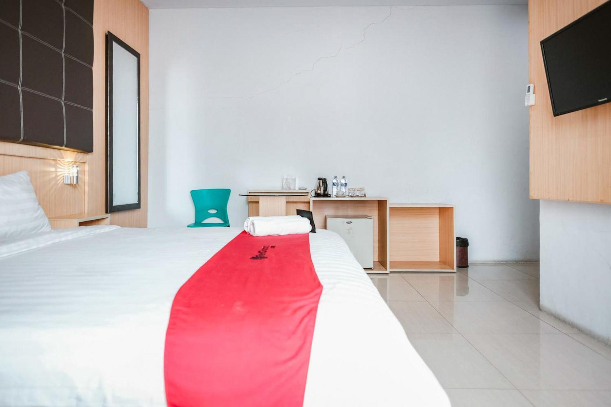 Reddoorz Premium At Hotel T-One Jambi Tanjungjohor Exterior foto