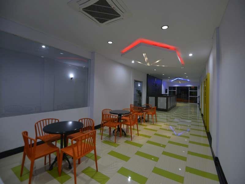 Reddoorz Premium At Hotel T-One Jambi Tanjungjohor Exterior foto