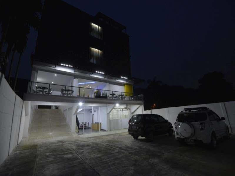 Reddoorz Premium At Hotel T-One Jambi Tanjungjohor Exterior foto